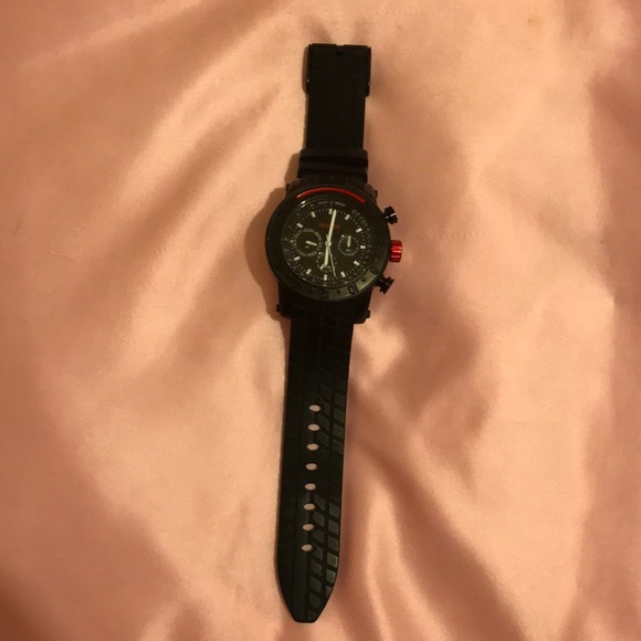 Watch - Picture 1 of 3